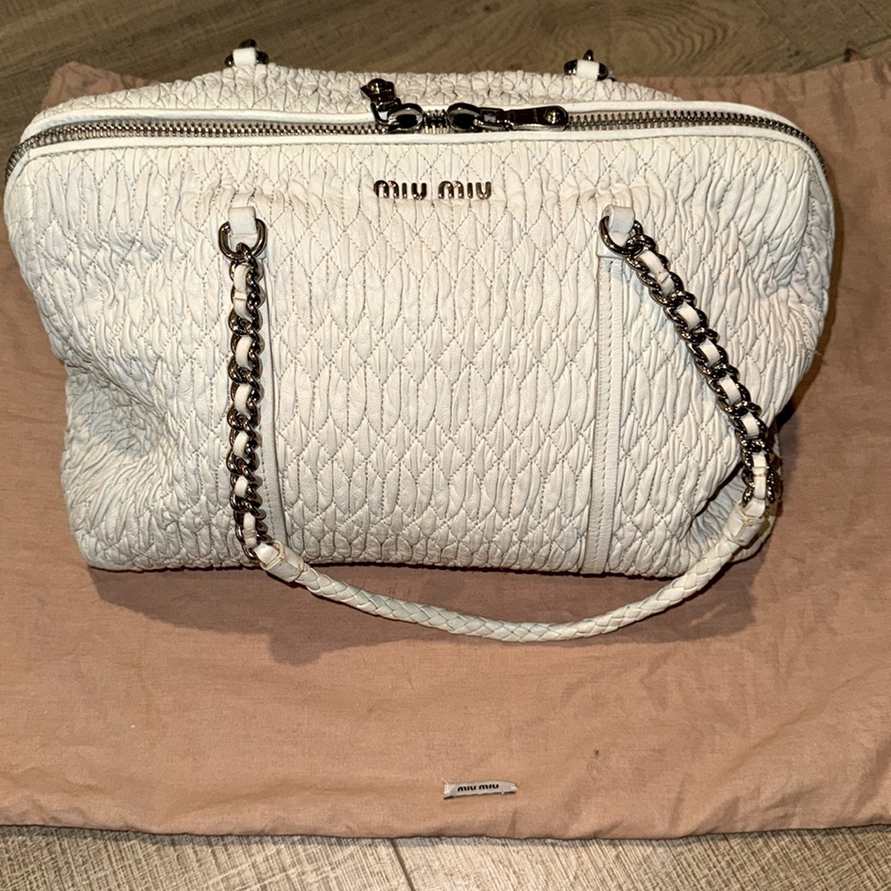 Miu Miu Shoulder Bag in Off-White Matelassé Nappa Lambskin 13 X 10 X 5  9” strap